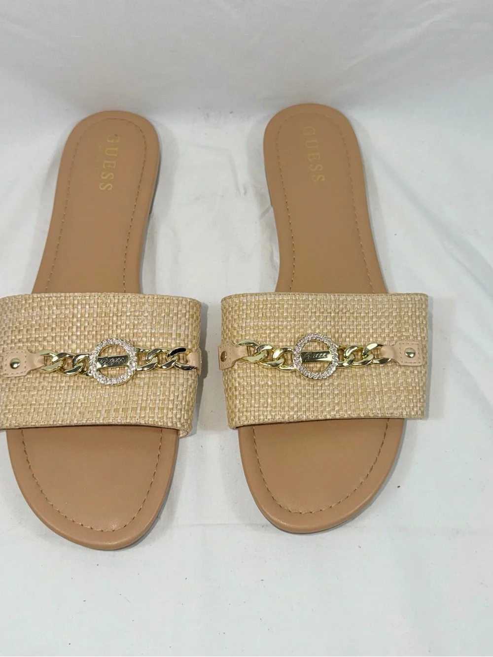 GUESS Traps Tan Raffia Slide Sandals Gold Chain Logo Flat Slides 11M WGTRAPS-R - Picture 2 of 7